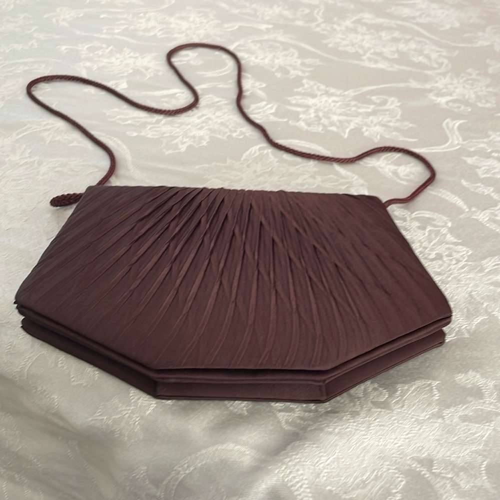 Magid brown Erving bag pre owned no imperfections. Snap front. Rope strap